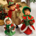 christmas caroling family set