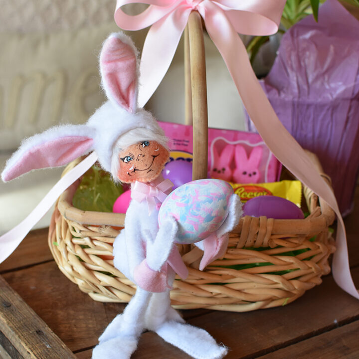 211922 9in Easter Bunny Elf-WEB